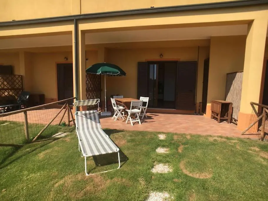 Daire Deste - In Campagna 4 Posti Letto Con Giardino La Sdriscia